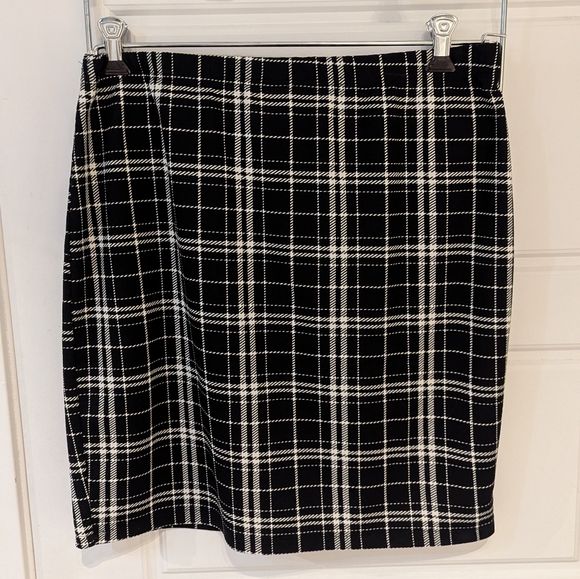Plaid skirt - Picture 1 of 2